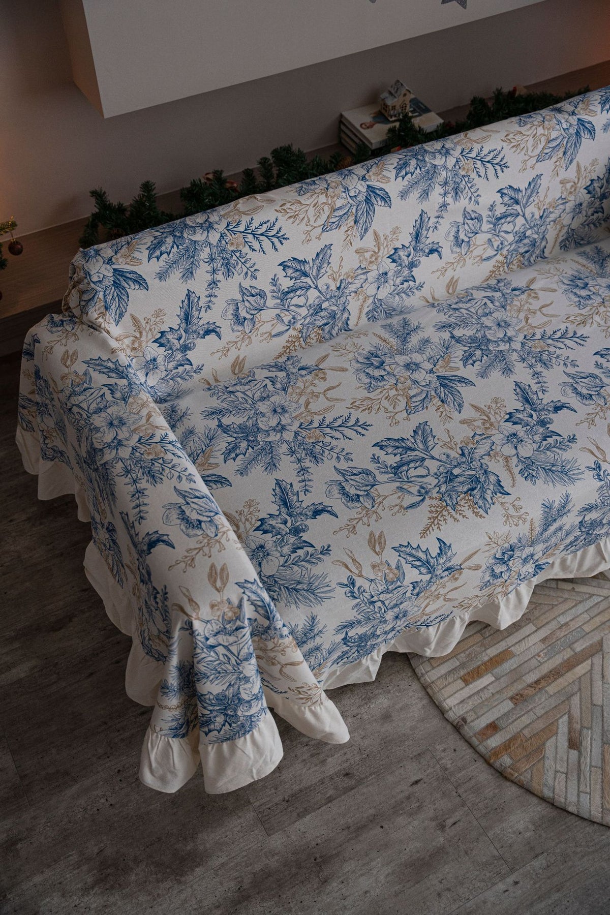 Soft Vintage Printed Ruffle Sofa Towel