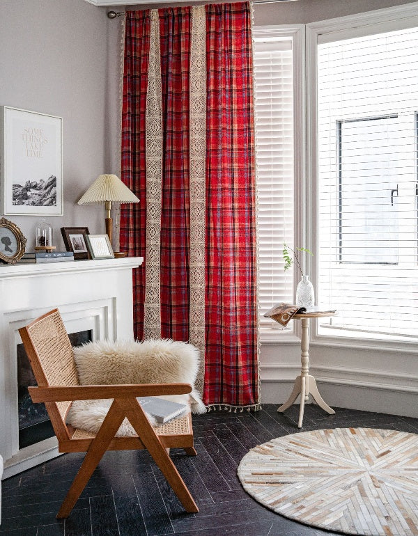 Cortinas de encaje hueco con patchwork de cuadros rojos