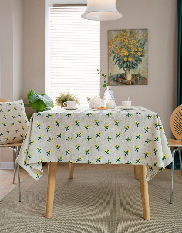 Nappe en coton et lin à motifs géométriques brodés de fleurs