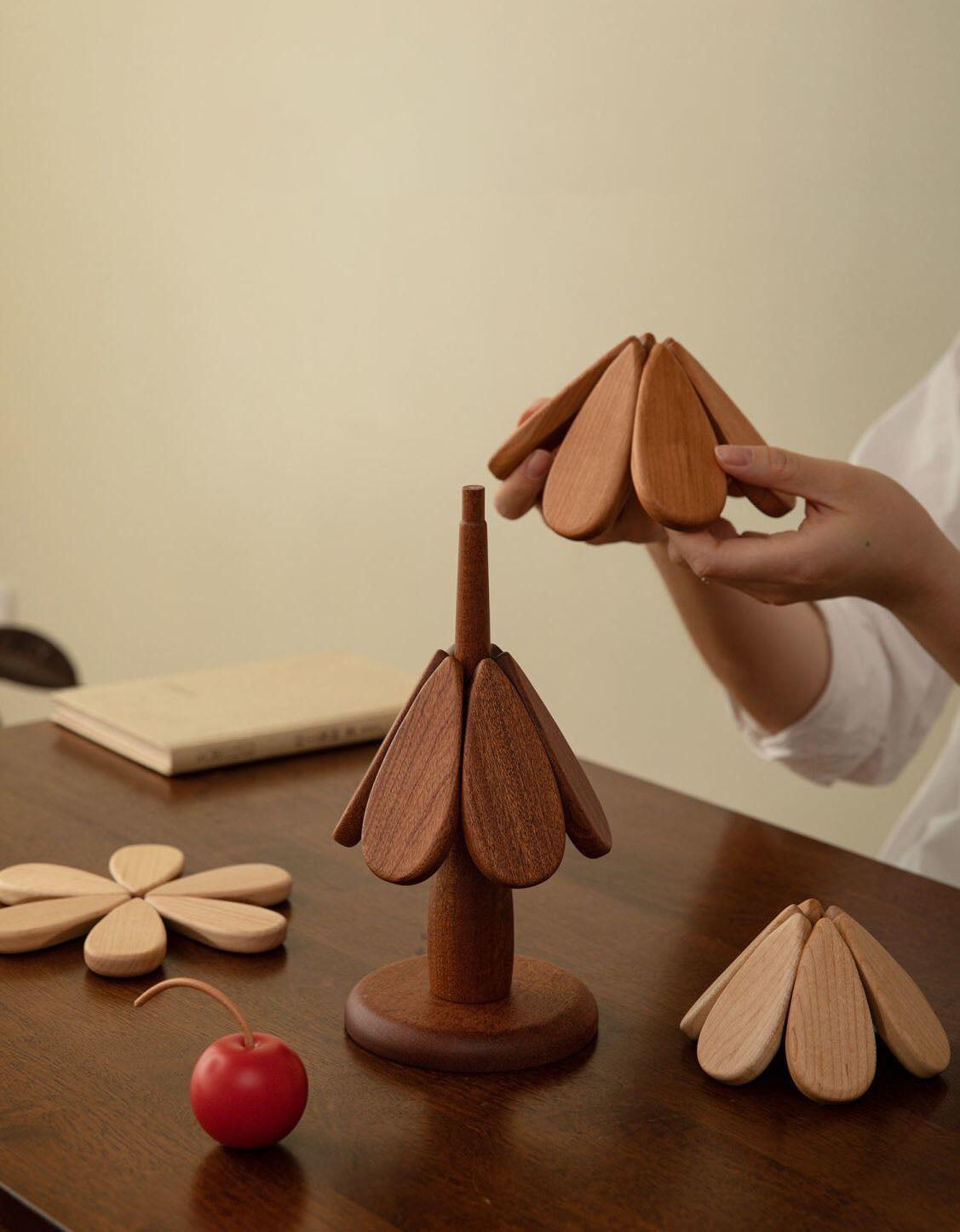 Mantel de madera con aislamiento térmico plegable con forma de árbol de Navidad