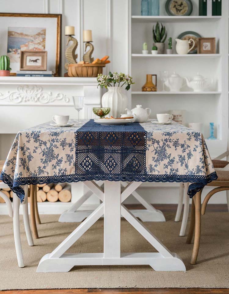 Nappe en coton avec dentelle au centre et imprimé floral (bleu, vert) 