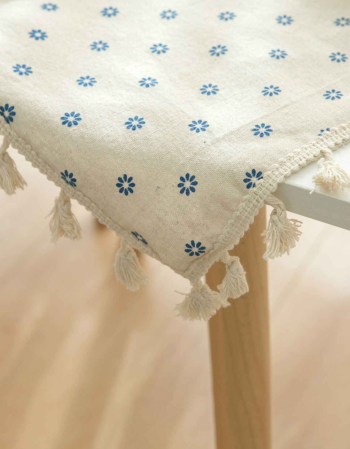 Nappe en coton et lin à imprimé marguerites bleues