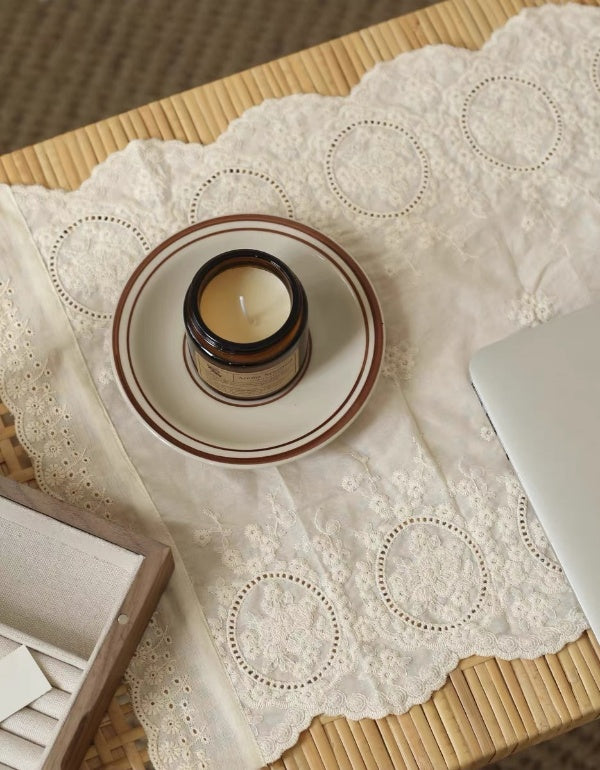 Set de table brodé en dentelle creuse de campagne