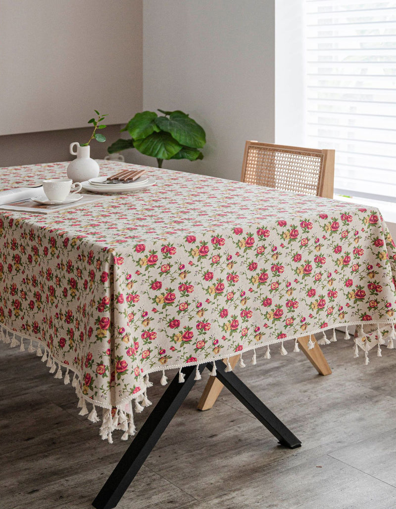 Cozy Farmhouse Style Classic Floral Tablecloth with Tassels