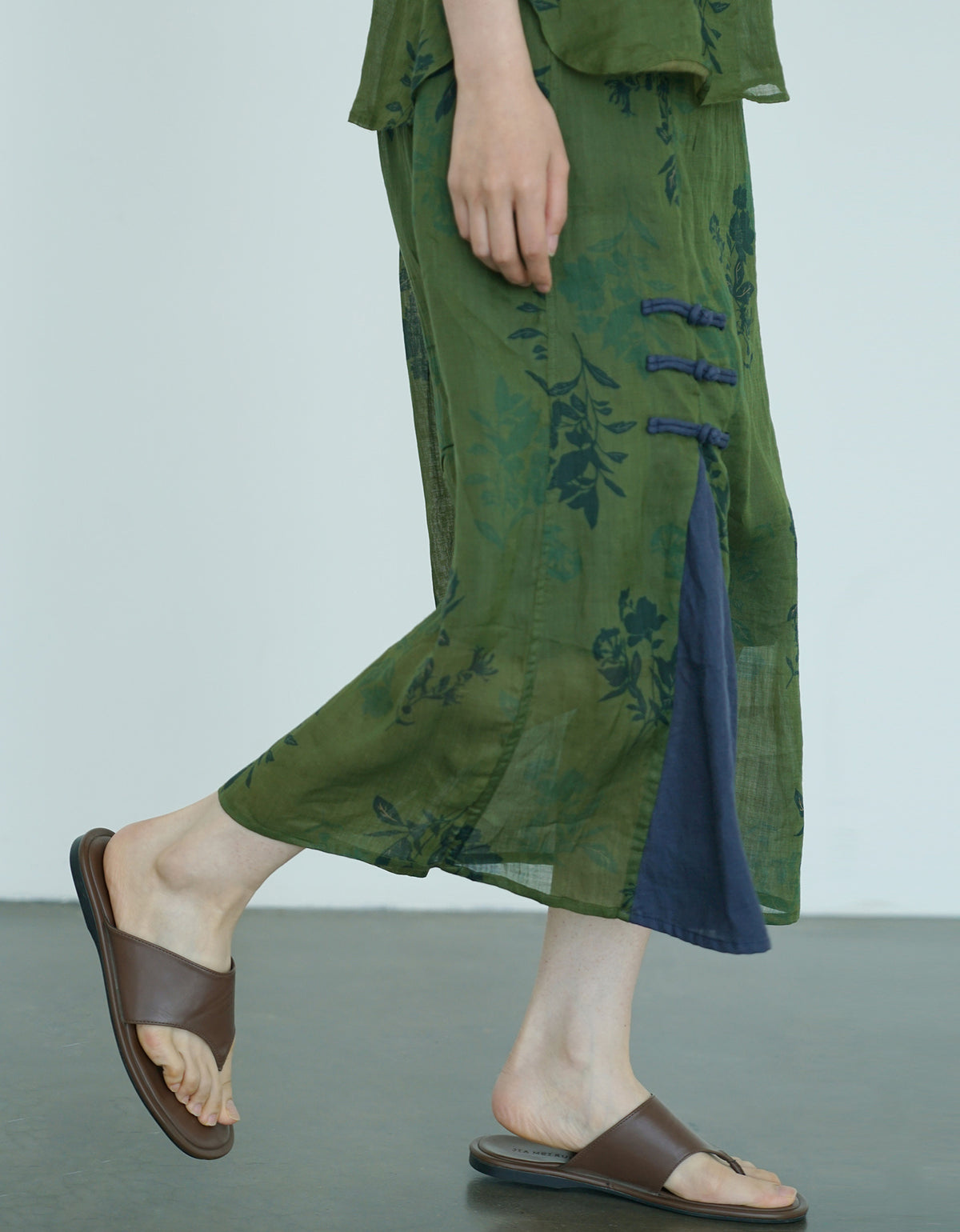 Elegant Green Floral High-Waisted Linen Wrap Skirt