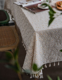 Nappe brodée à marguerites de style campagnard