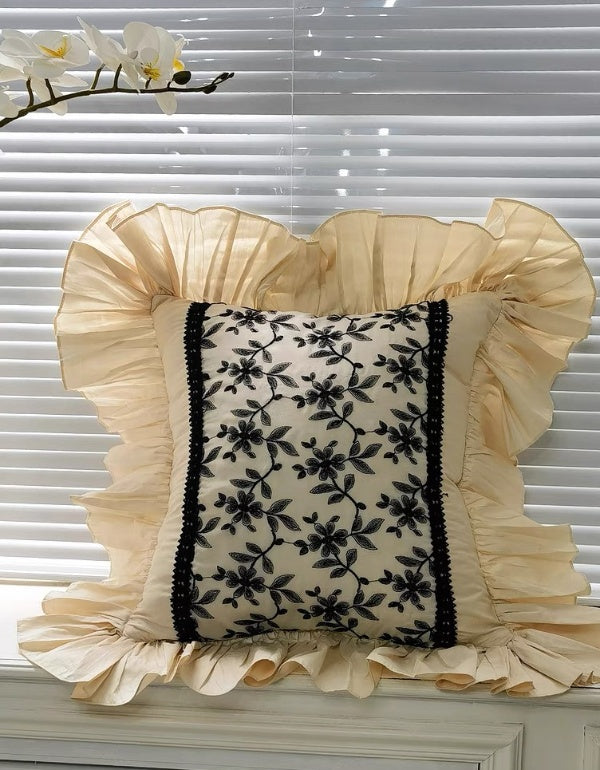 Housse de coussin en coton à volants et dentelle brodée à la française