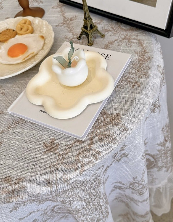 Nappe en lin avec dentelle croisée rétro française