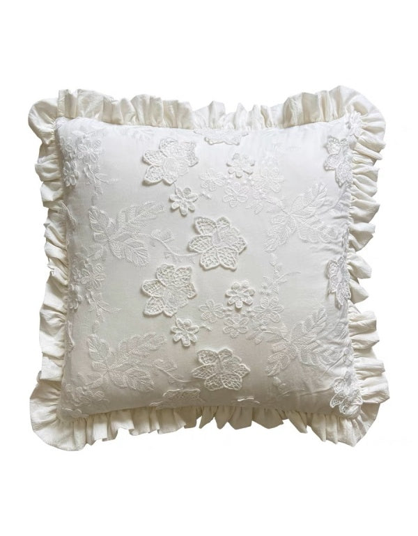 Housse de coussin brodée en dentelle blanc cassé