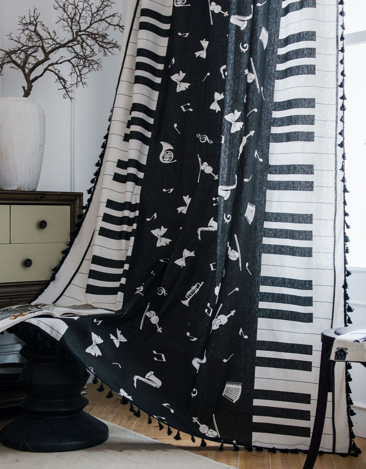 Piano Printing Black Tassel Edge Curtain