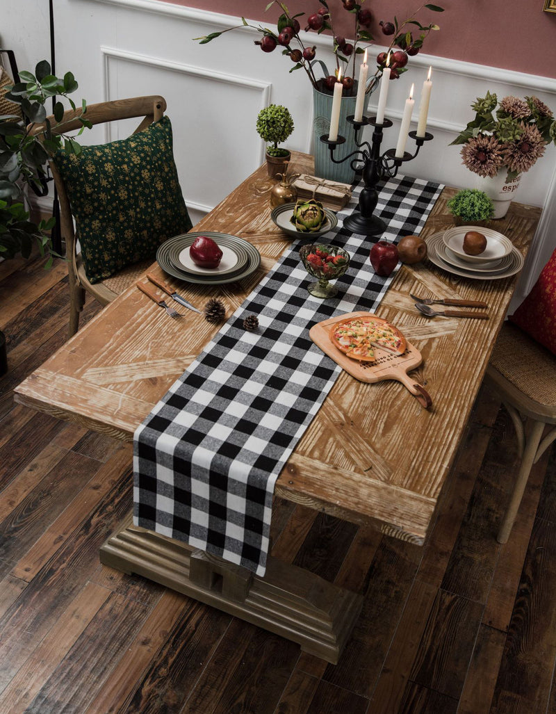 Chemin de table de Noël à carreaux rouges et noirs 