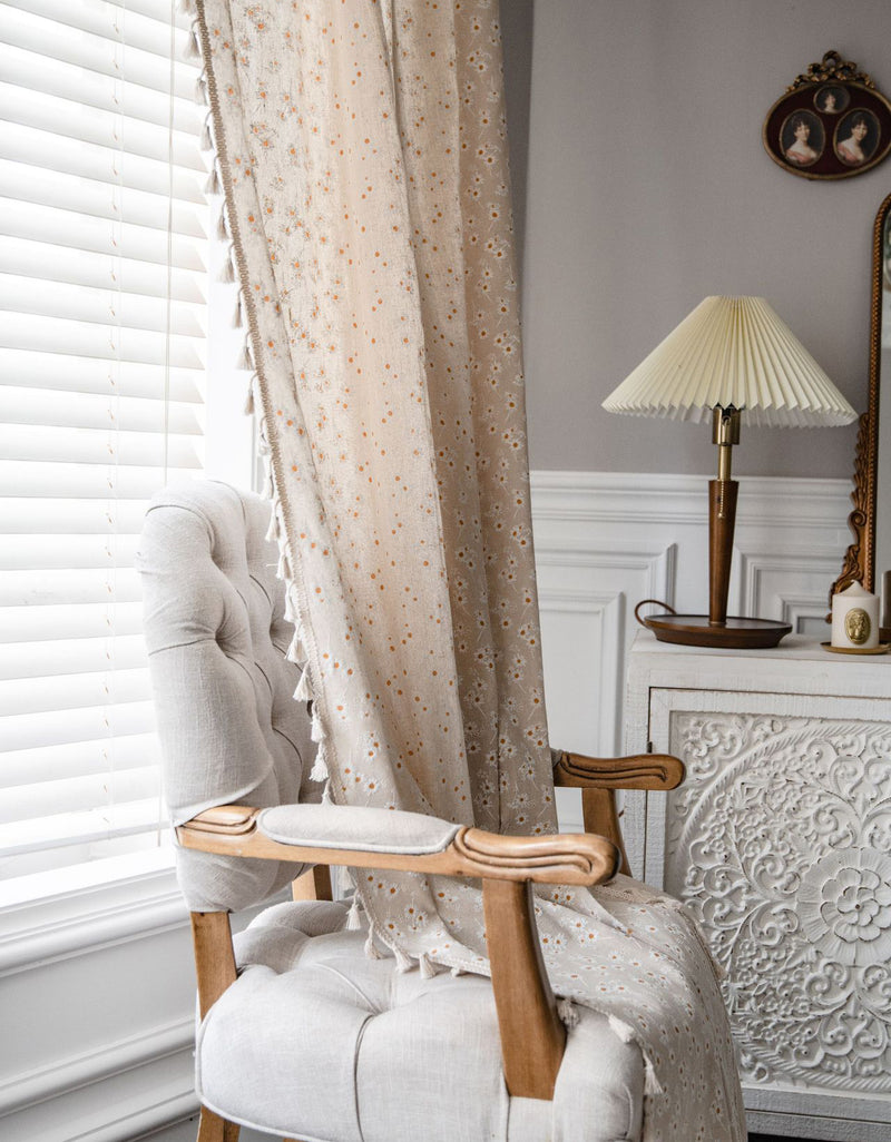 Small Daisy Print Rustic Style Curtains