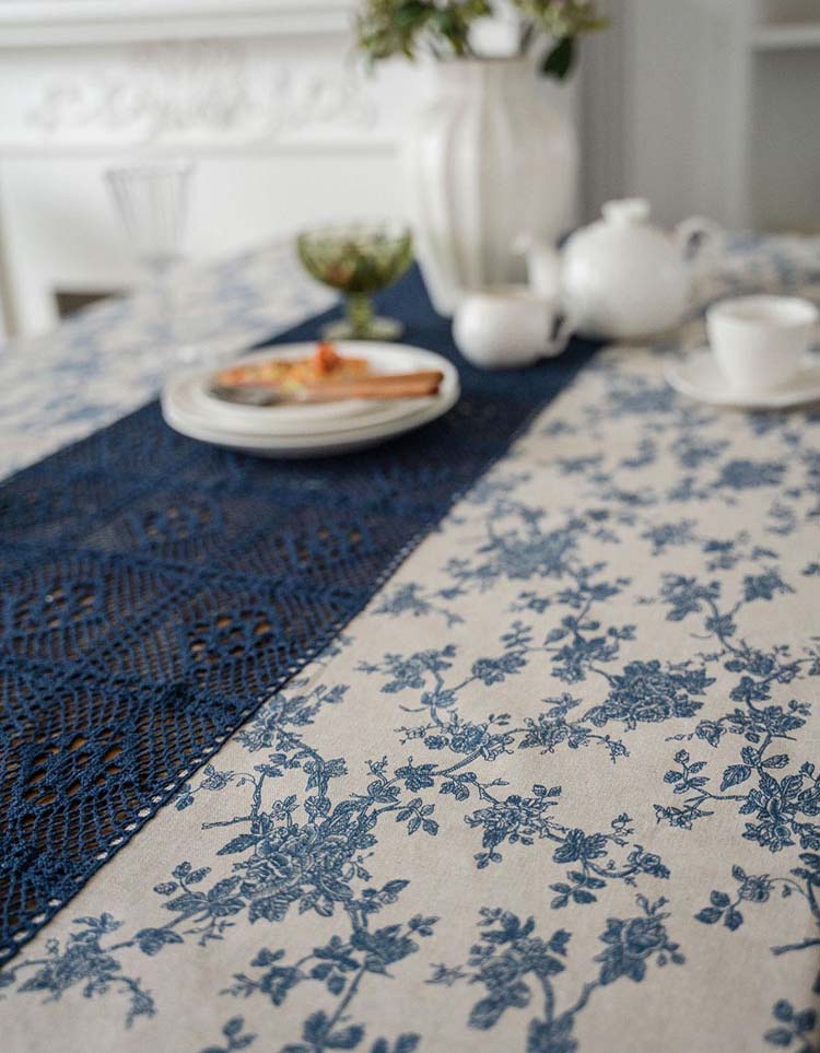 Nappe en coton avec dentelle au centre et imprimé floral (bleu, vert) 