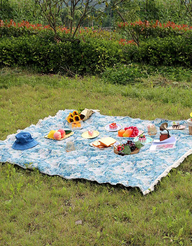 Blue Flower Print Outdoor Tassel Picnic Blanket