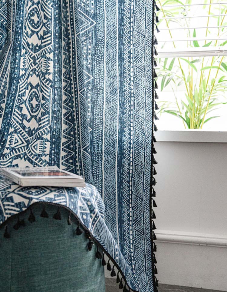 Cortinas con estampado geométrico azul bohemio de estilo rústico