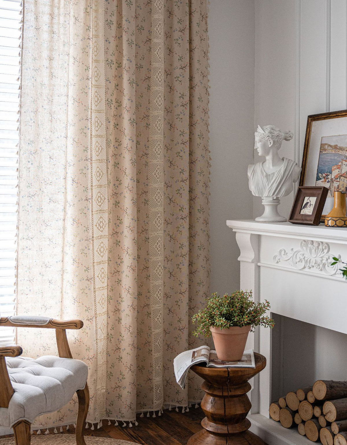 Cortinas con estampado floral de margaritas y flecos estilo granja