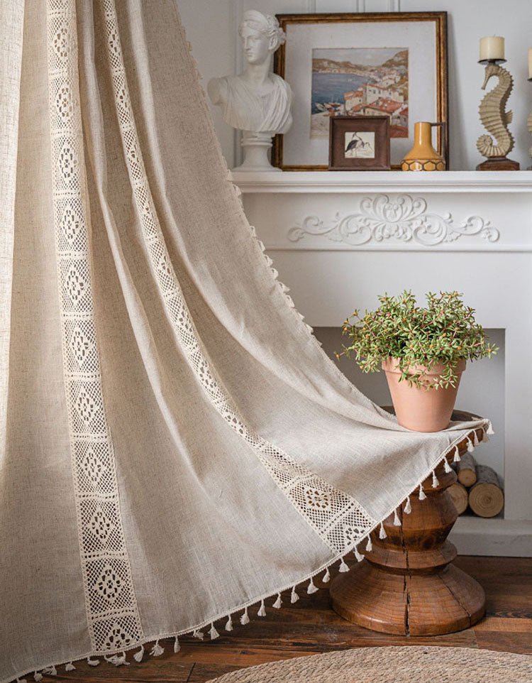 Cortinas con estampado floral de margaritas y flecos estilo granja