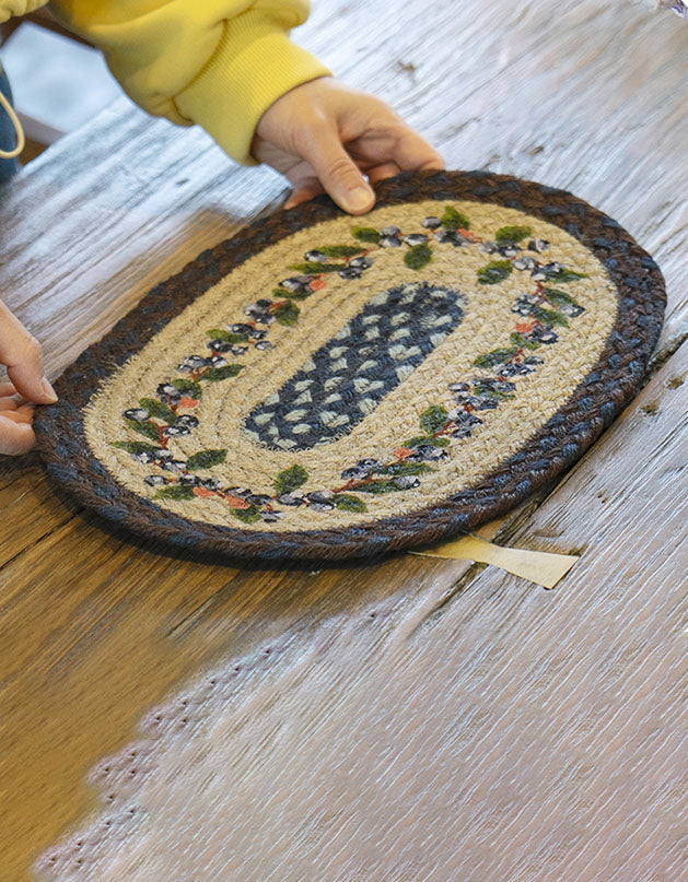 Agarraderas para mesa tejidas con yute y bordados hechos a mano