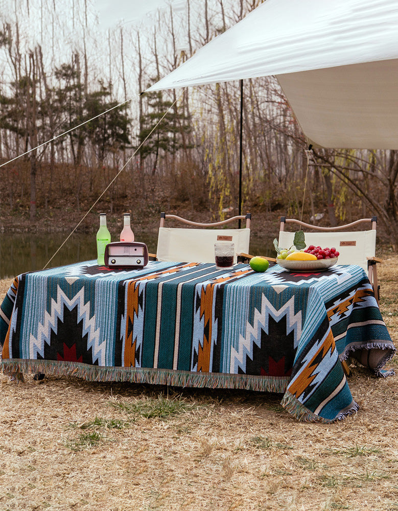 Manta de picnic con borlas y diseño de flores estilo pastoral