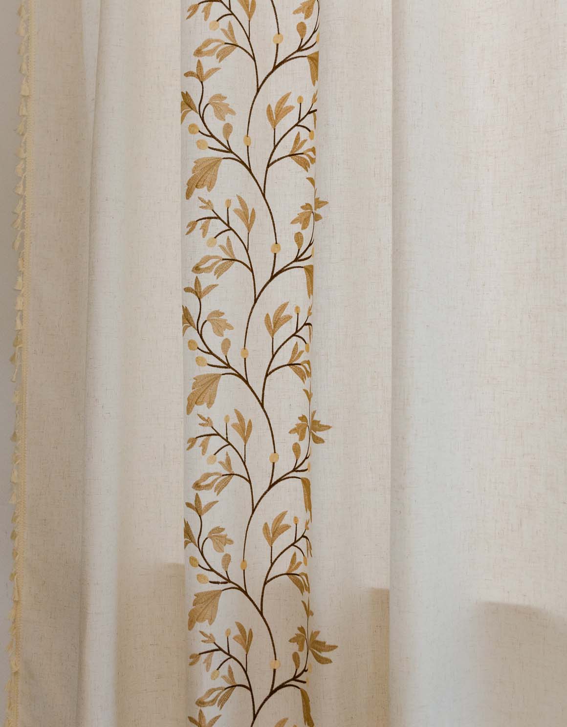 Tassel Edging Chinese Style Central Embroidery Curtain